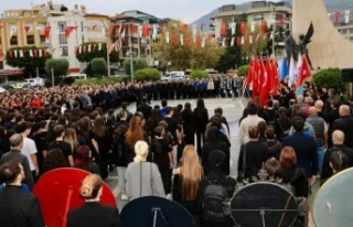 Alanya Atamız için anıtta buluştu