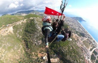 Alanya'da çocuklar gökyüzü ile buluştu
