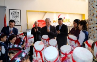 Başkan Özçelik hayırsever babasının anıldığı...