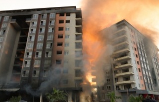 Alanya Belediyesi'nden yanan otel inşaatıyla...