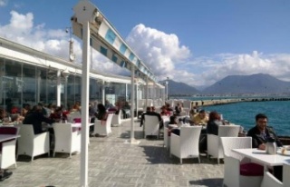 Alanya İskele'de korkutan yangın