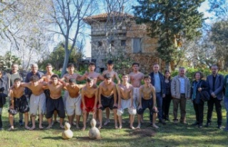 Alanya'nın yörük oyunu 'Aksır'...