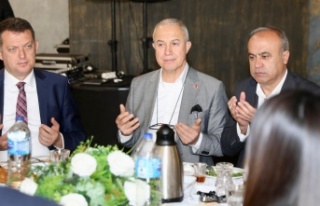 Başkan Özçelik'ten muhtarlara mesaj