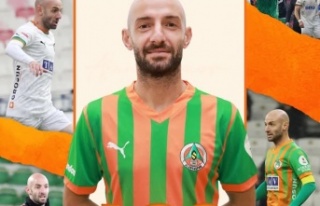 Alanyaspor'da 400. maçına çıktı