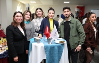 ALKÜ'de öğrenciler Kariyer Zirvesinde buluştu