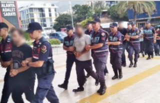 Alanya'da gözaltındaki 26 kişiden 15'i...