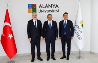 Vali Şahin'den Alanya Üniversitesi'ne...