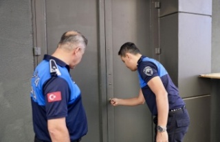 Alanya Belediyesi iki işletmeyi mühürledi