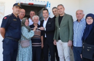 Yangınzelerin evleri teslim edildi