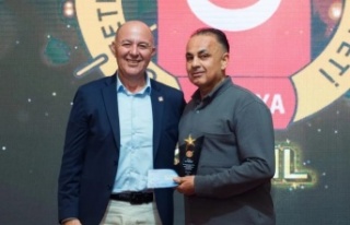 'Basın, demokrasinin vazgeçilmez direğidir'