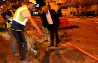 Başkan Özçelik Atatürk Caddesindeki son durumu...