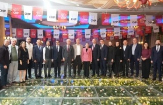 CHP'nin dayanışma yemeğinde Kandemir'den...