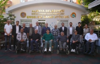 Engelli bireylere özel ödüllü dart turnuvası