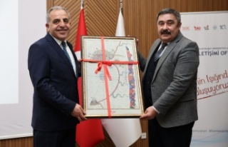 Öğrencilere enerji sektörünün güncel durumunu...