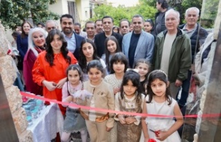 Çocukların resim sergisi heyecanı