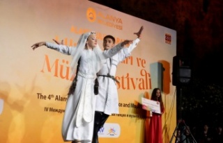 Alanya'da dans ve müzik şöleni