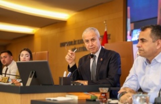 Başkan Özçelik meclisi bilgilendirdi
