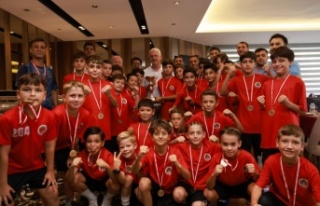 U11 takımımız kupasına kavuştu!