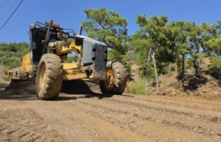 Gazipaşa’da yılların toprak yolu asfaltlanıyor!