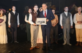 Alanya Belediye Tiyatrosu'ndan 3 kentte kapalı...