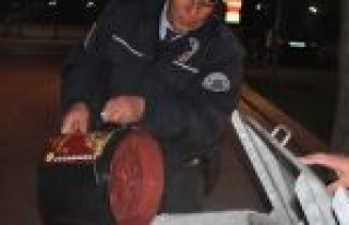 Boyanın İçine Bile Kaçak Sigara Koydular 