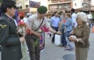 Jandarmadan 'anneler Günü' Etkinliği 