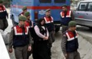 Kocasını Kiralık Katil Tutup Öldürten Kadına...