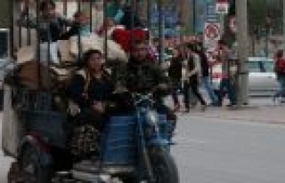 Motor Üzerinde 6 Kişiyle Yolculuk 