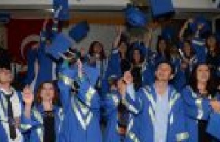 Mut Myo’da Mezuniyet Coşkusu 