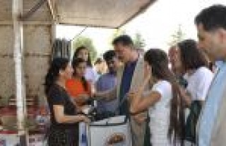 Toroslar’da Vatandaşlara Pazar Çantası Dağıtılıyor...