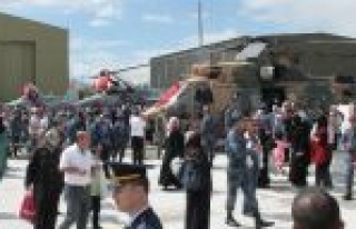 Yemin Edip Savaş Uçaklarına Bindiler 