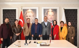 CHP'deki atamaya kızdı, istifa edip Ak Parti rozeti taktı