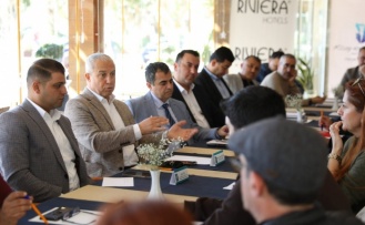 Başkan Özçelik otelcilerle altyapı çalışmalarını değerlendirdi