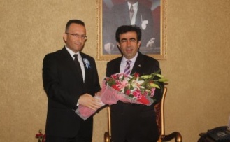 Gülpak’dan Vali Güzeloğlu’na Ziyaret 