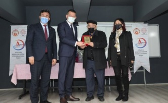 Barbaros Azakoğlu Ortaokulu Mehmet Özkan Kütüphanesi açıldı