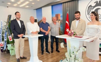 Mehmet Şahin’den genç çifte bir ömür boyu mutluluklar
