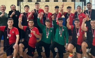 Yedibilim Koleji, Alanya’da şampiyon oldu