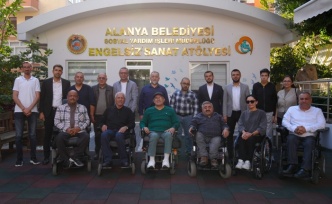 Engelli bireylere özel ödüllü dart turnuvası