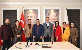 CHP'deki atamaya kızdı, istifa edip Ak Parti rozeti taktı