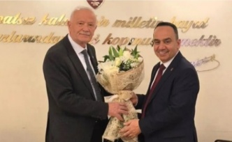 Demir görevi Özdemir’e devretti