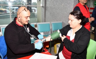 Sağlıkçılardan Kızılay’a tam destek