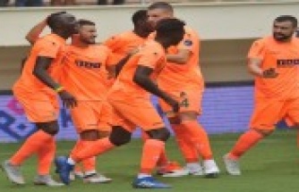 Alanyaspor-Akhisarspor maçından kareler