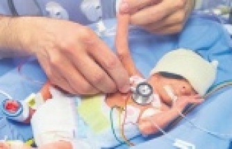 Prematüre bebeklerde ilk 2 yıl hayati önem taşıyor