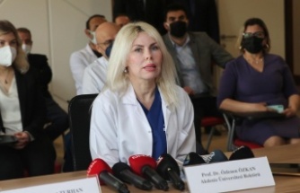 AÜ Rektörü Özkan, rahim nakli yapılan Alanyalı hastanın son durumunu açıkladı