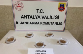Antalya'da 5 bin 700 adet uyuşturucu hap ele geçirildi
