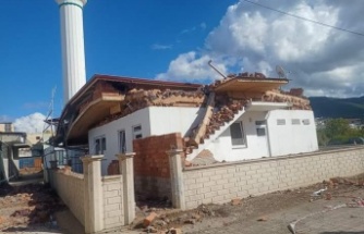 Alanya'da caminin lojman inşaatı çöktü