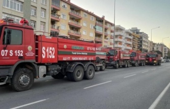 Antalya'dan deprem bölgesine gönderilen 20 arazöz, içme suyu ihtiyacını karşılayacak