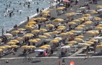 Antalya'da eylül ayının sonunda yaz havası: Sıcaklık 40 dereceyi gördü