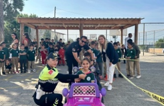 Öğrencilere uygulamalı trafik eğitimi