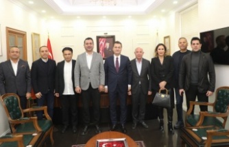 Özcan ve ekibinden kaymakama ziyaret